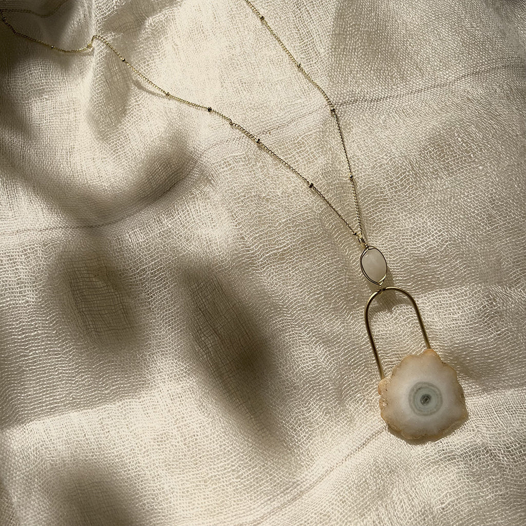 Solar Quartz Eye Lariat Necklace
