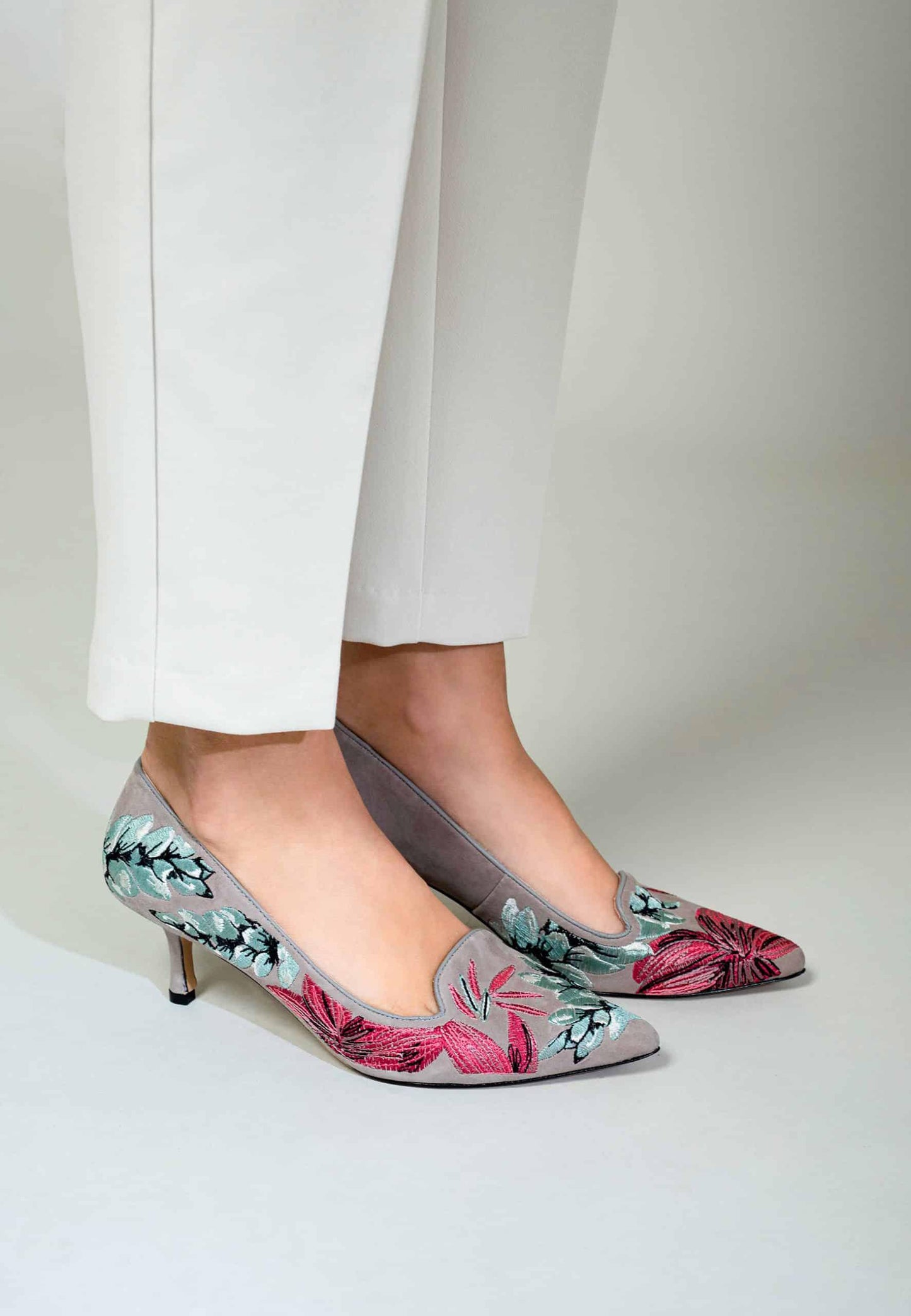 Mangará Ipê Genuine Leather Kitten Pumps