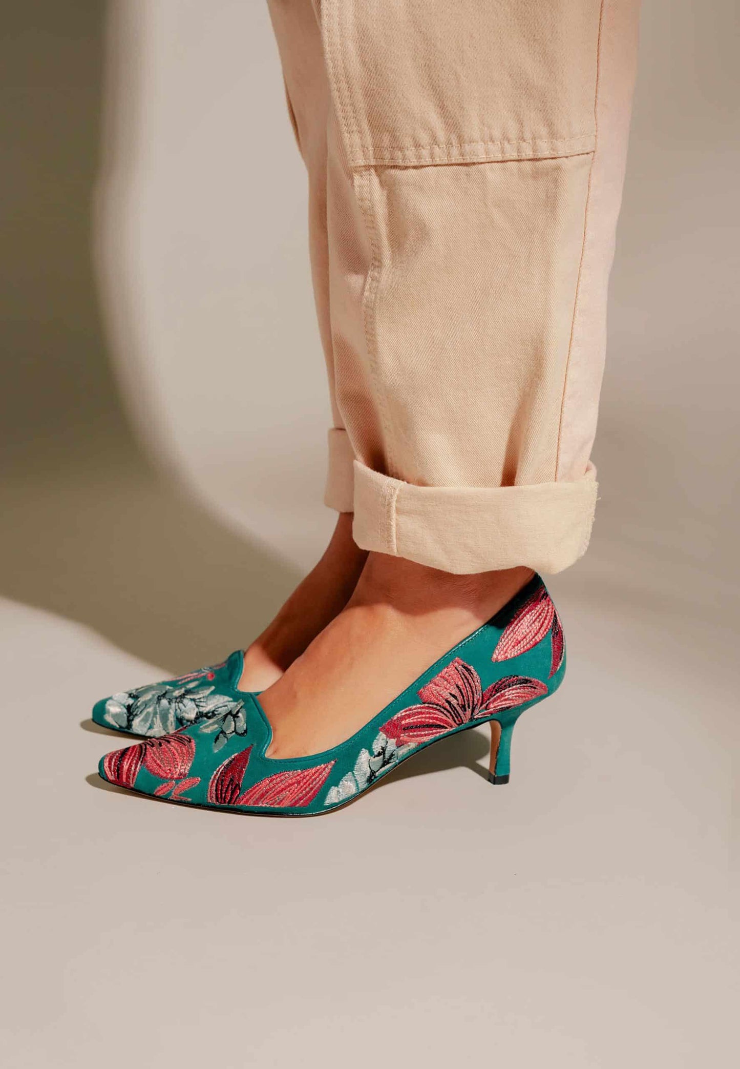 Mangará Ipê Genuine Leather Kitten Pumps